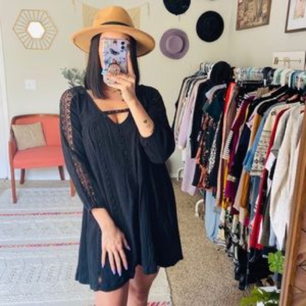 American Eagle black lace mini boho